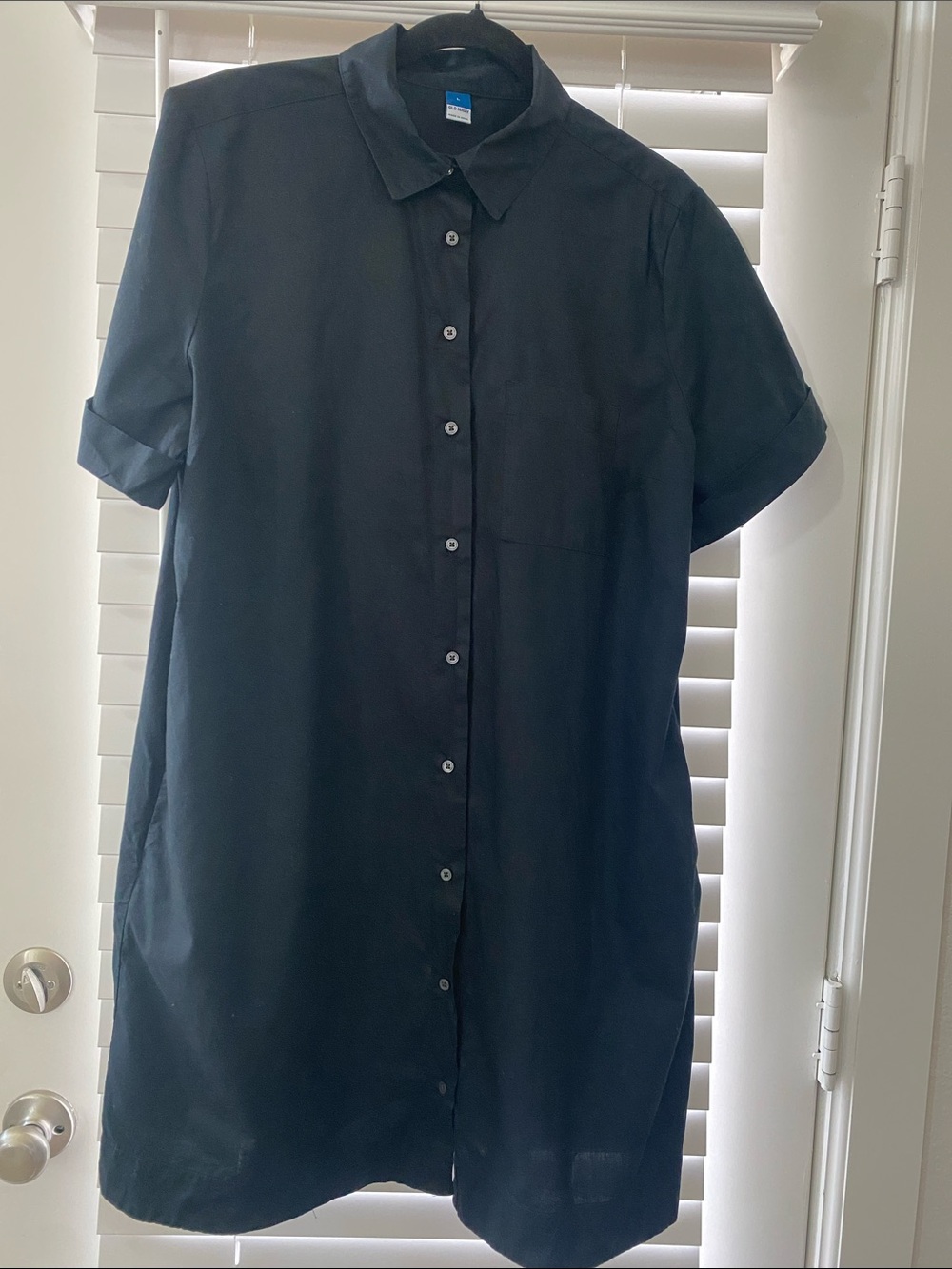 Old Navy Black Short-Sleeve Button-Down Shirt Dress with pockets
